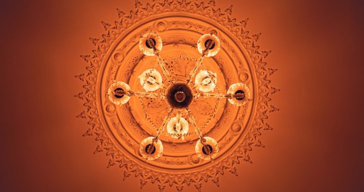 Photo Crystal chandelier