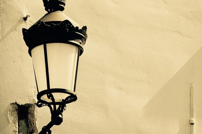 Photo Iron lamp