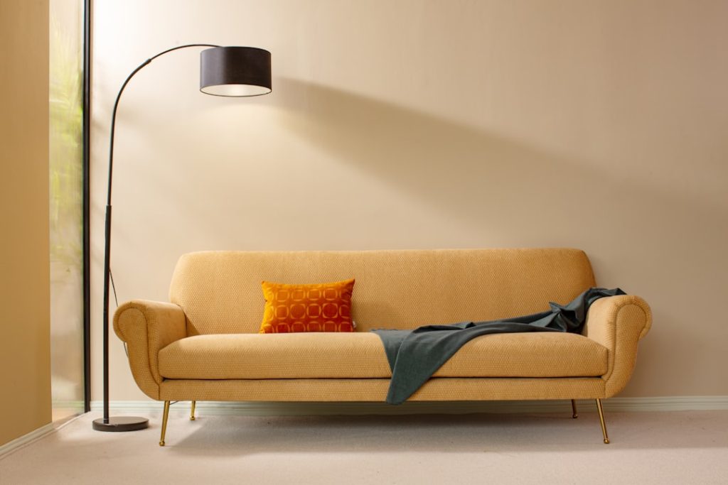 Photo reading floor lamp